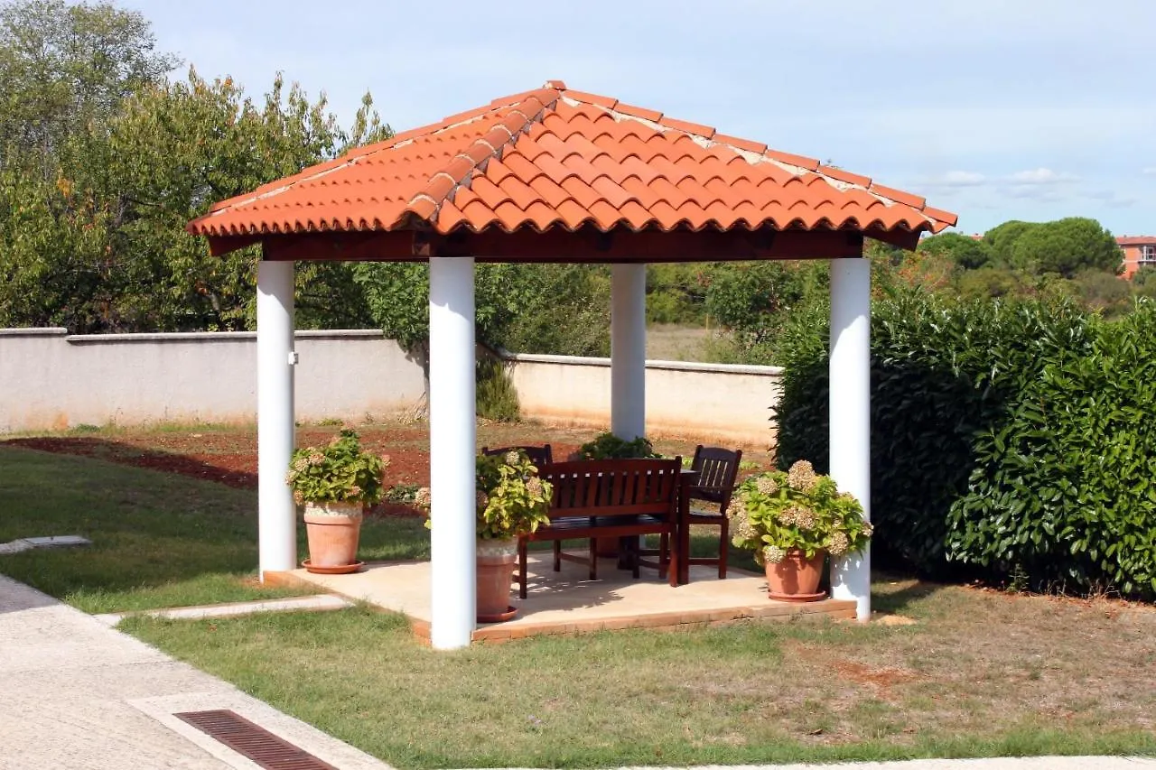 Apartments With A Parking Space Valbandon, Fazana - 7296 Stinjan Croatia